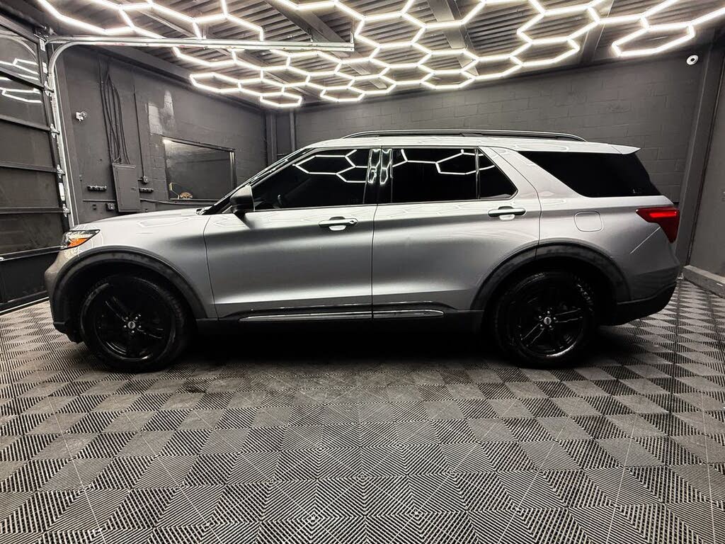 Vehicle view 8