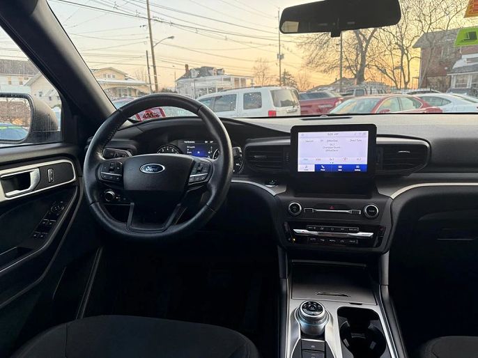 Vehicle view 8