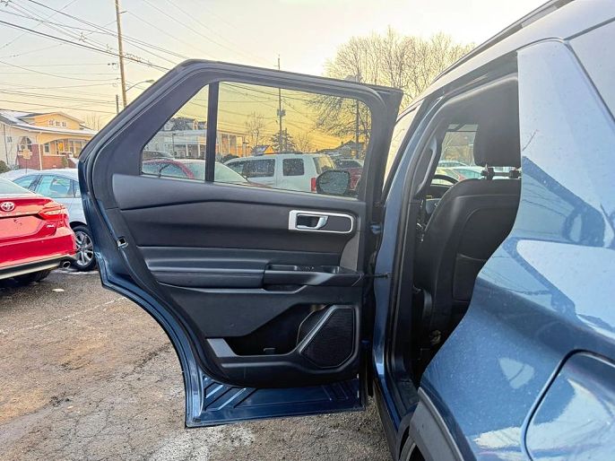 Vehicle view 9