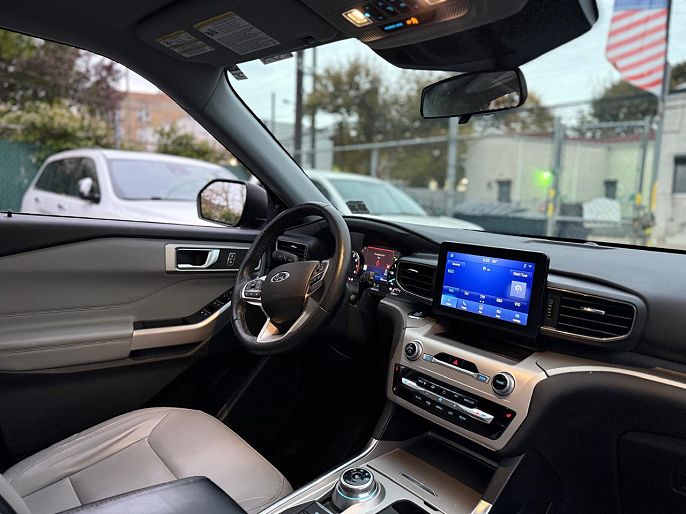 Vehicle view 19