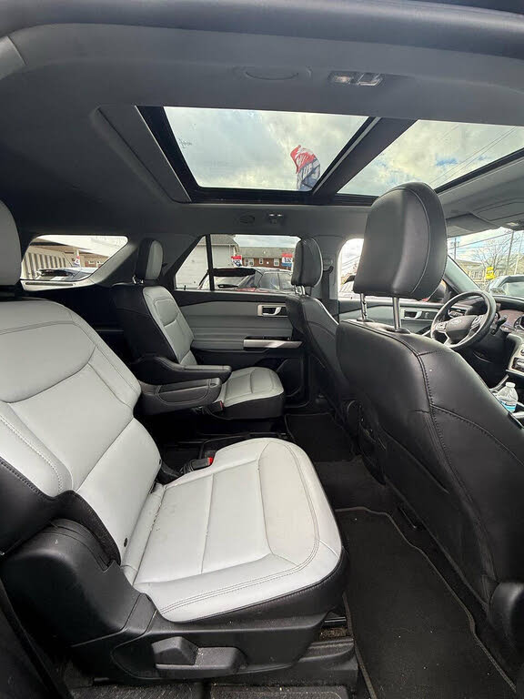 Vehicle view 9