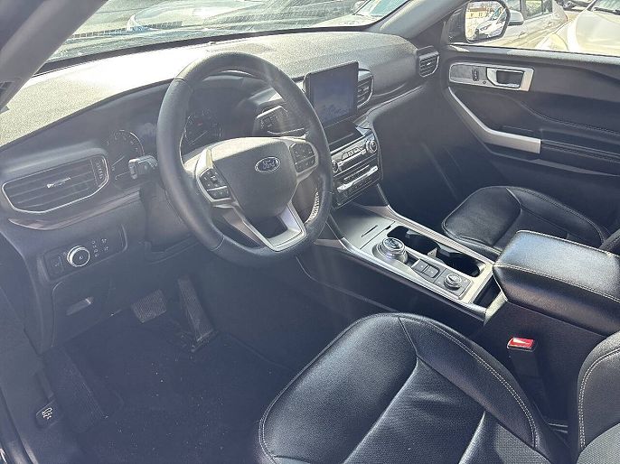 Vehicle view 8