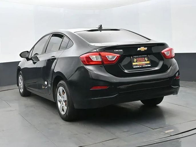 Vehicle view 9