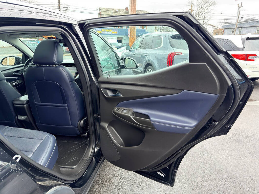 Vehicle view 33
