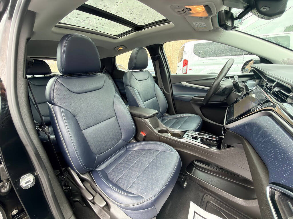 Vehicle view 34