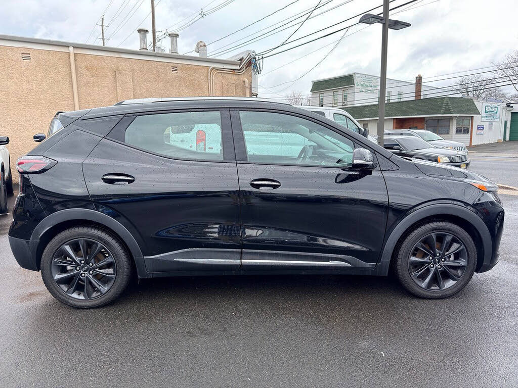 Vehicle view 8