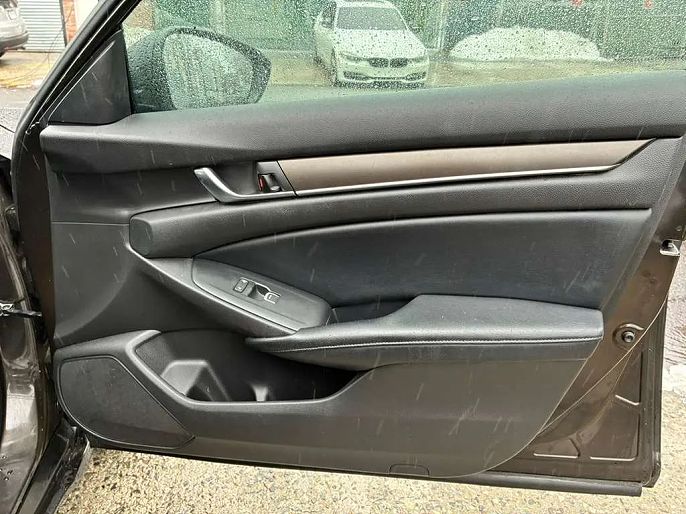 Vehicle view 21