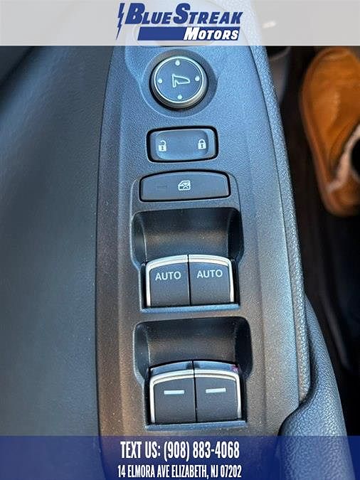 Vehicle view 25