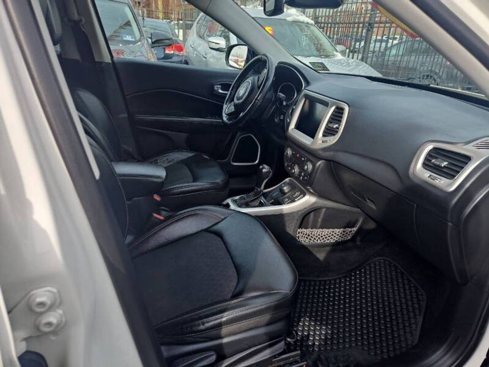 Vehicle view 7