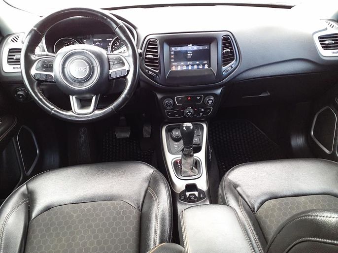 Vehicle view 8