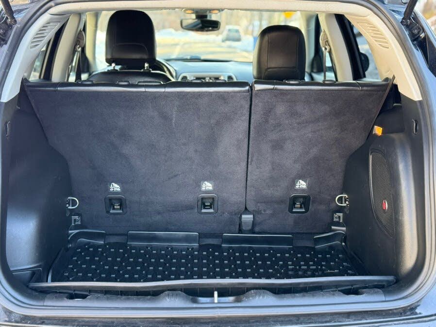 Vehicle view 7