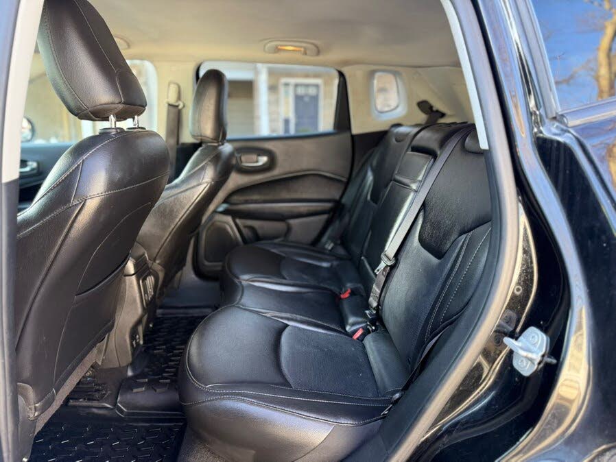 Vehicle view 9
