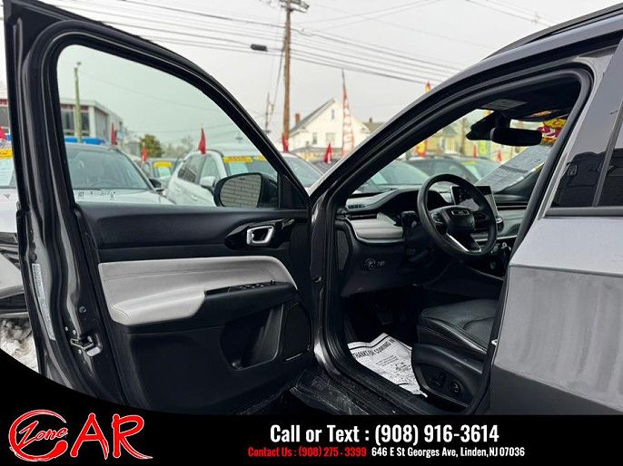 Vehicle view 17
