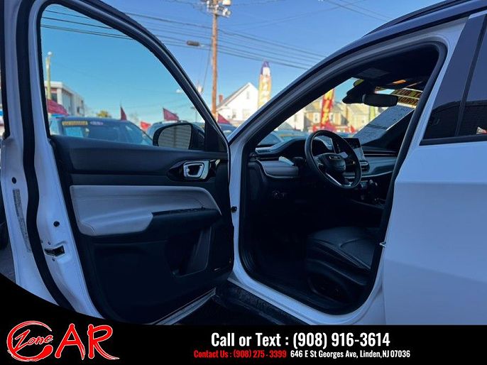 Vehicle view 17