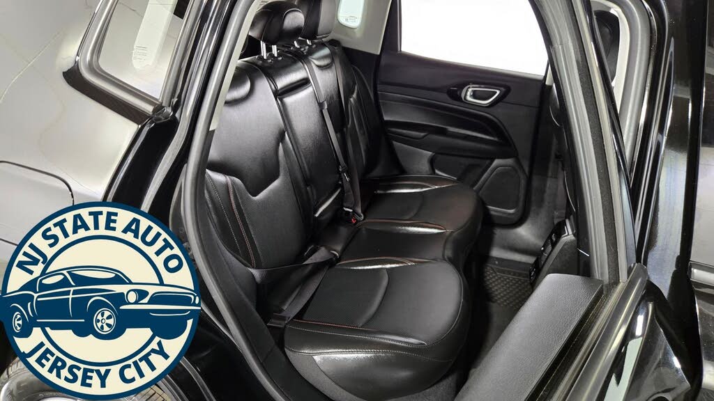 Vehicle view 34