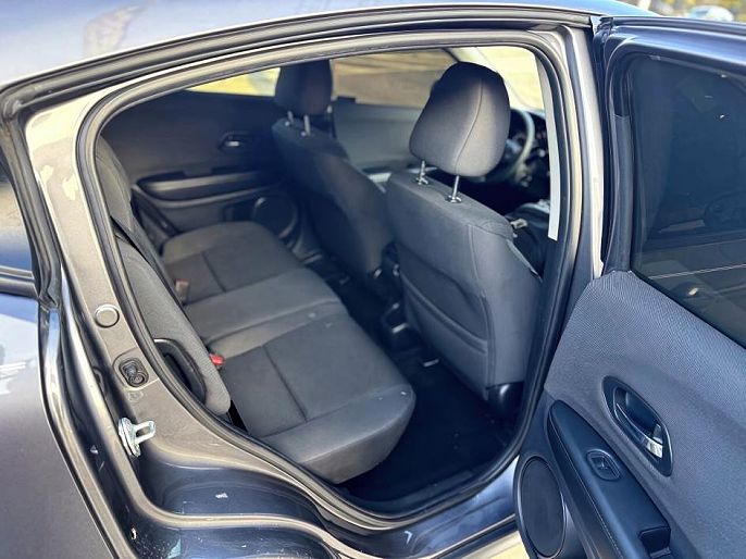 Vehicle view 25