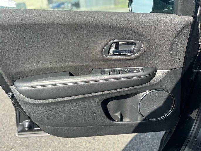 Vehicle view 19