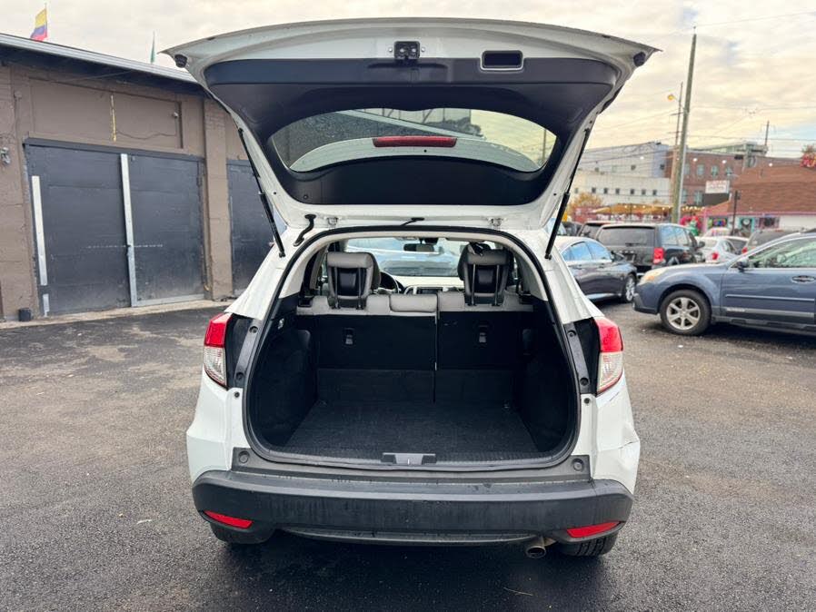Vehicle view 37