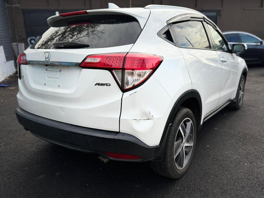 Vehicle view 8