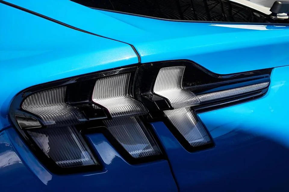 Vehicle view 18