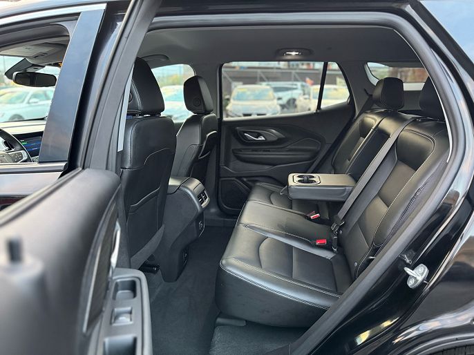 Vehicle view 33
