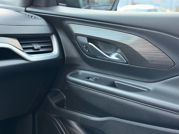 Vehicle view 69