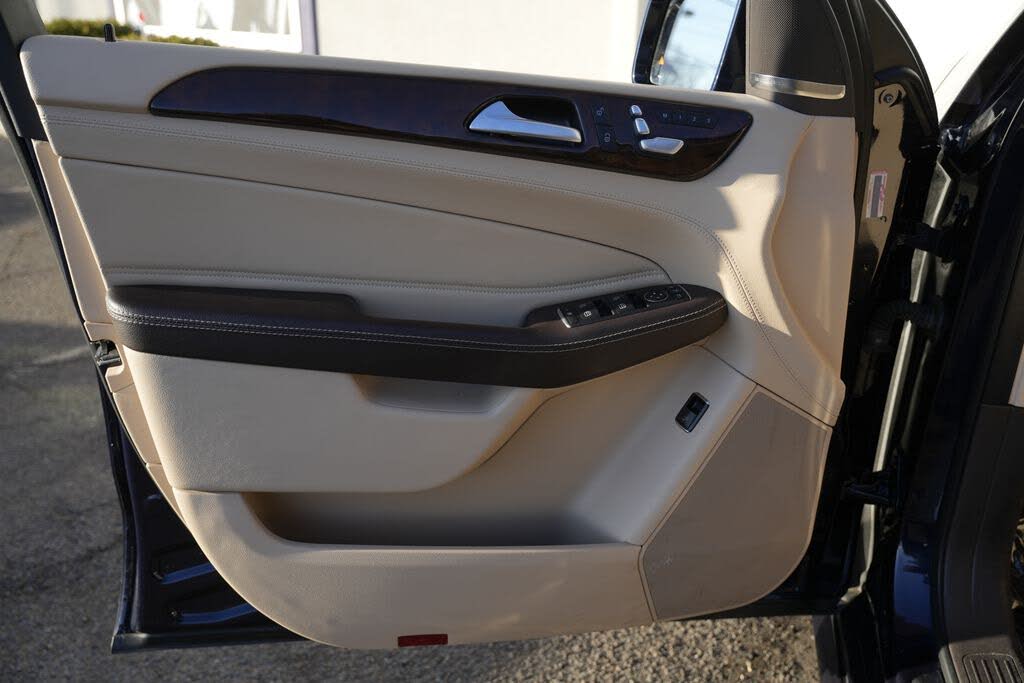 Vehicle view 19