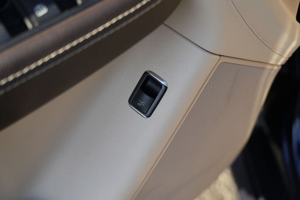 Vehicle view 23