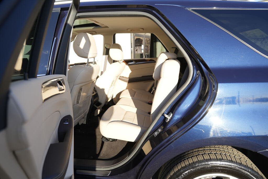 Vehicle view 27