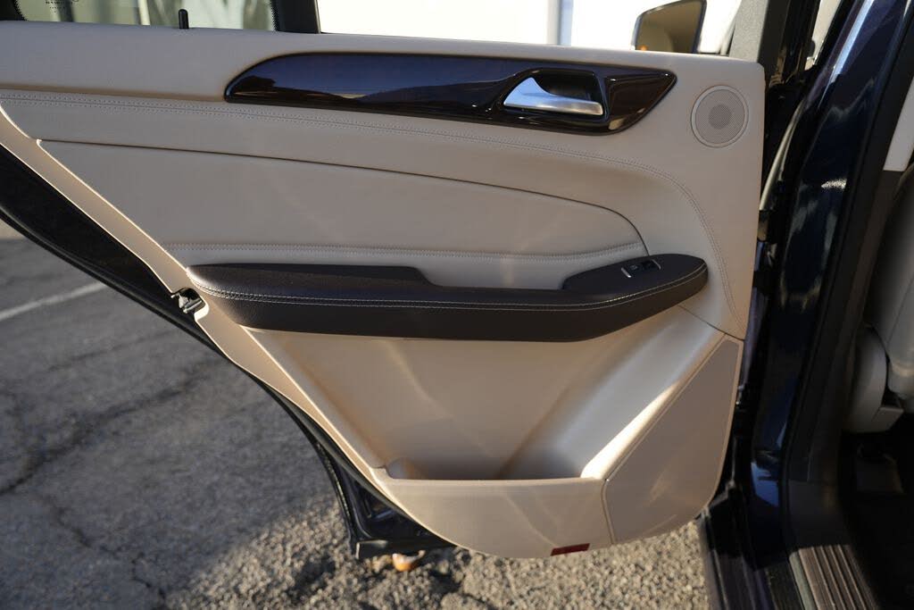 Vehicle view 28