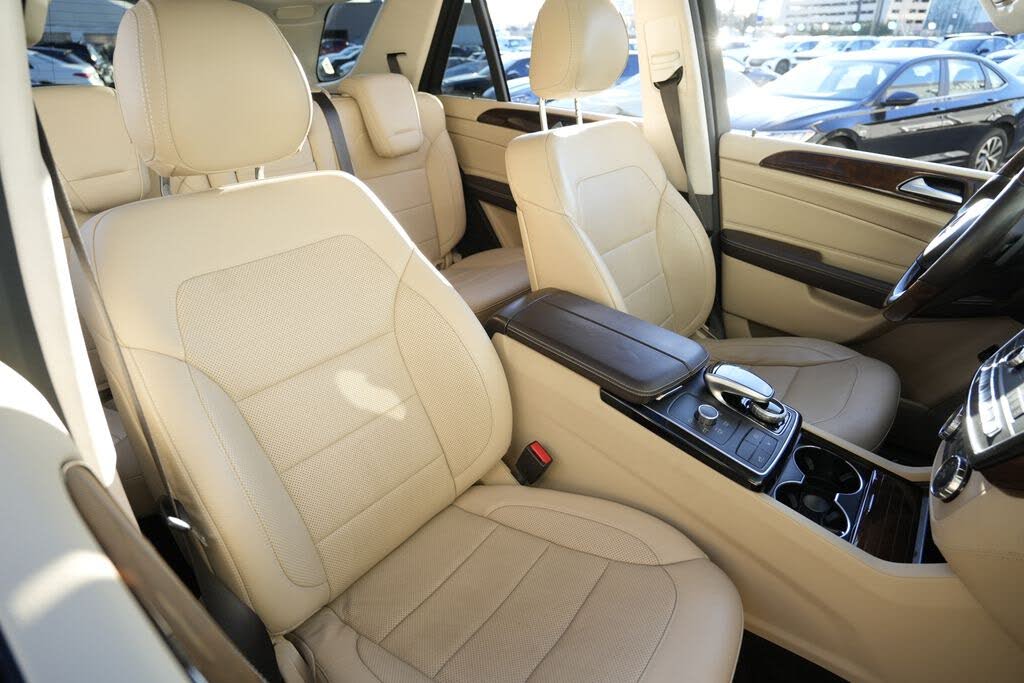 Vehicle view 34