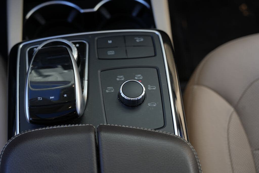 Vehicle view 45