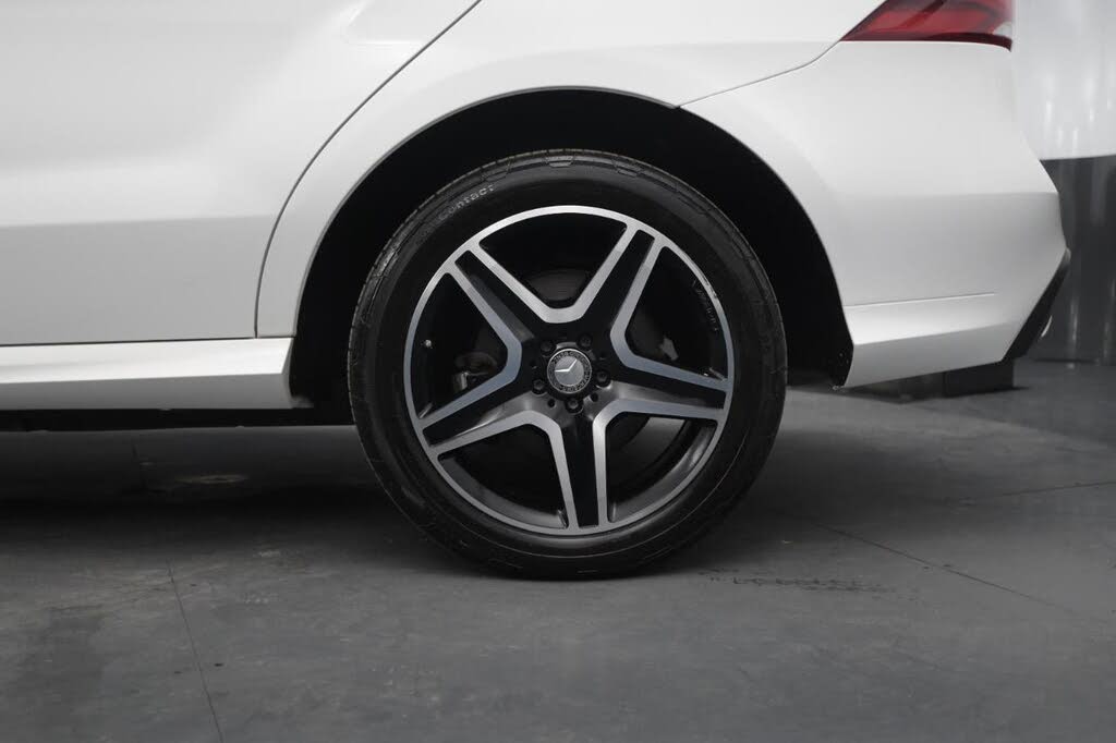 Vehicle view 14