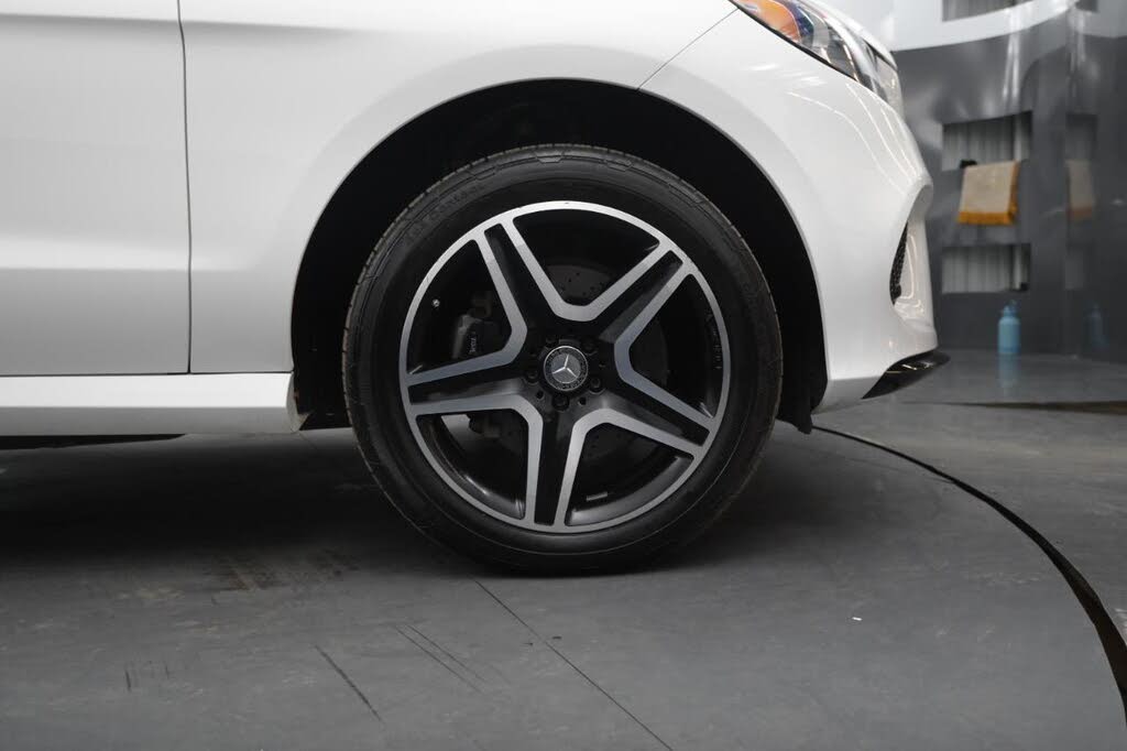 Vehicle view 19
