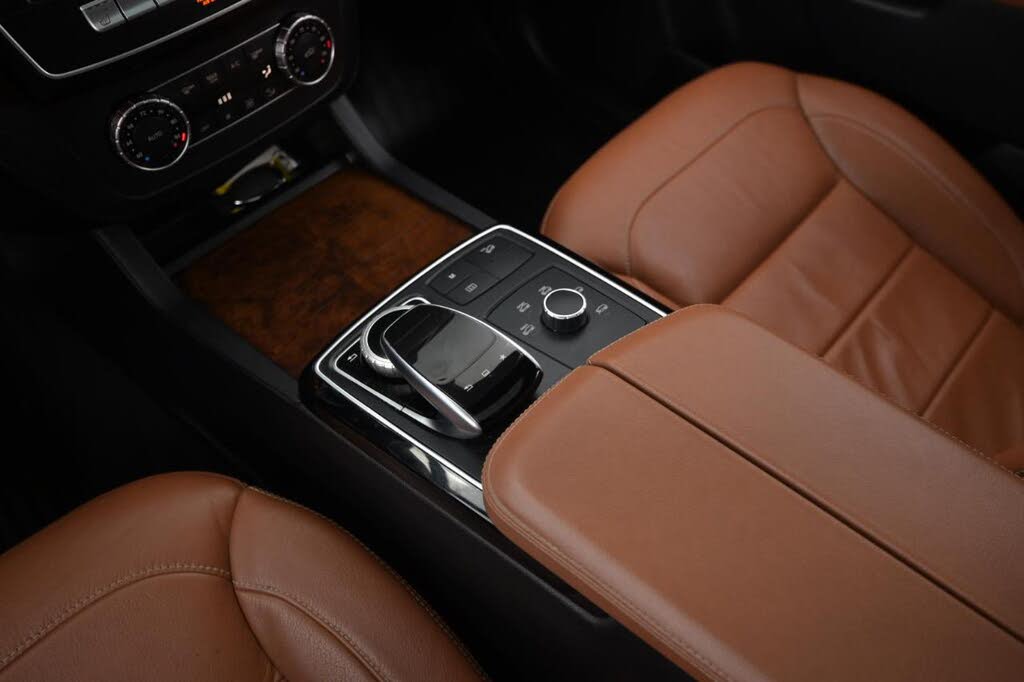 Vehicle view 25