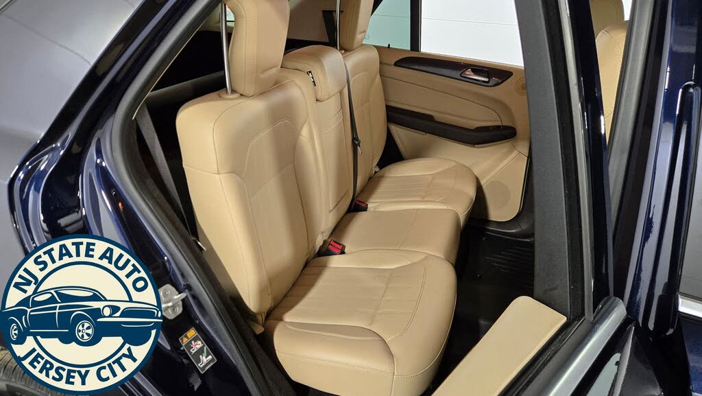 Vehicle view 34