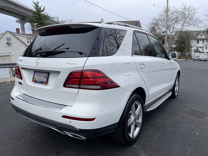 Vehicle view 25