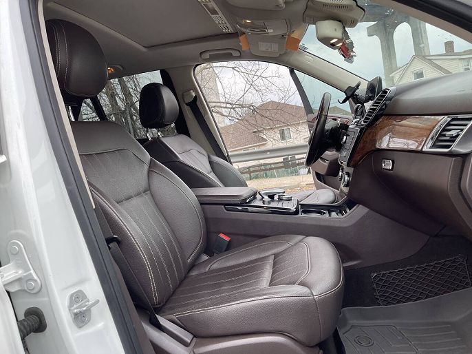 Vehicle view 29
