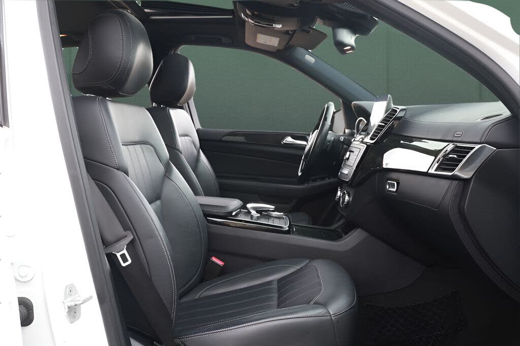 Vehicle view 14
