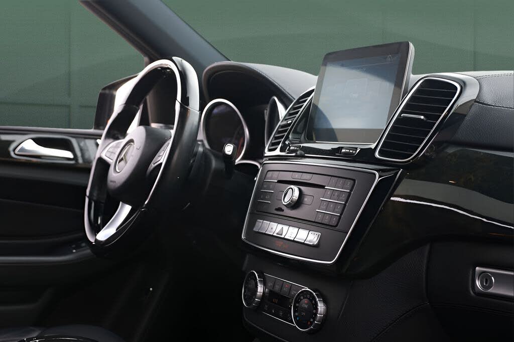 Vehicle view 16