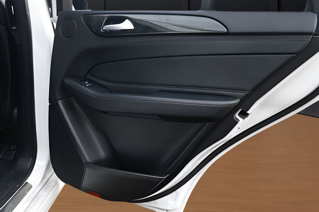 Vehicle view 18