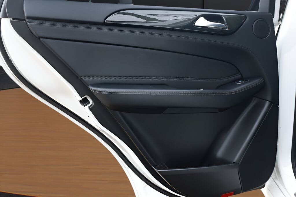 Vehicle view 19