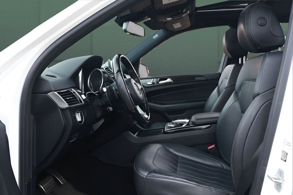 Vehicle view 8