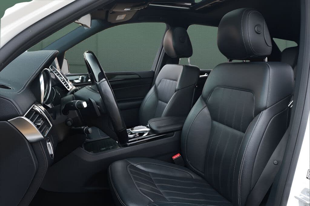 Vehicle view 9