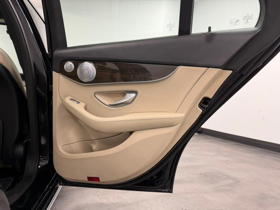 Vehicle view 33
