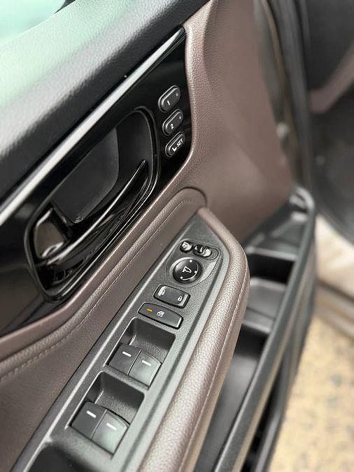 Vehicle view 7