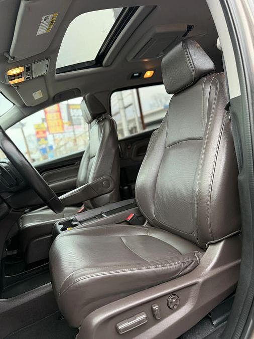 Vehicle view 8