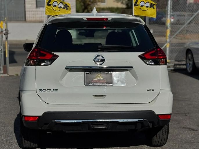 Vehicle view 8