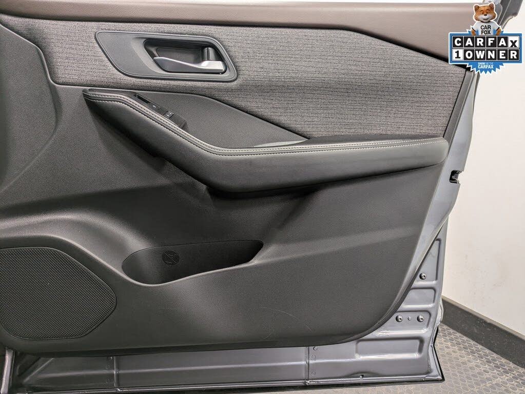 Vehicle view 27
