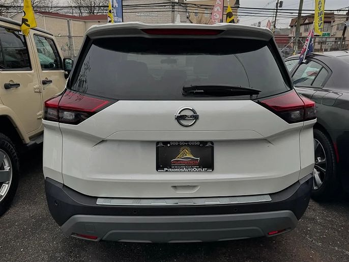 Vehicle view 9